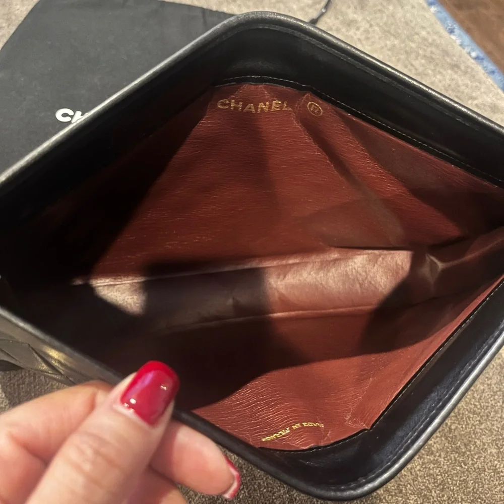 Sold!!🔥 Chanel Clutch W/ Chain - Picture 10 of 15